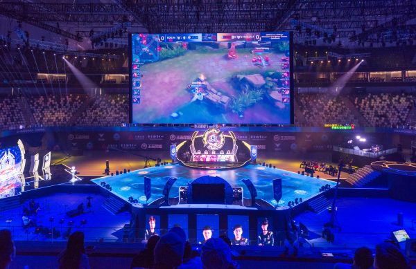 B费在采访 B费在采访